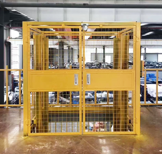 济南智能导轨式升降机亮相